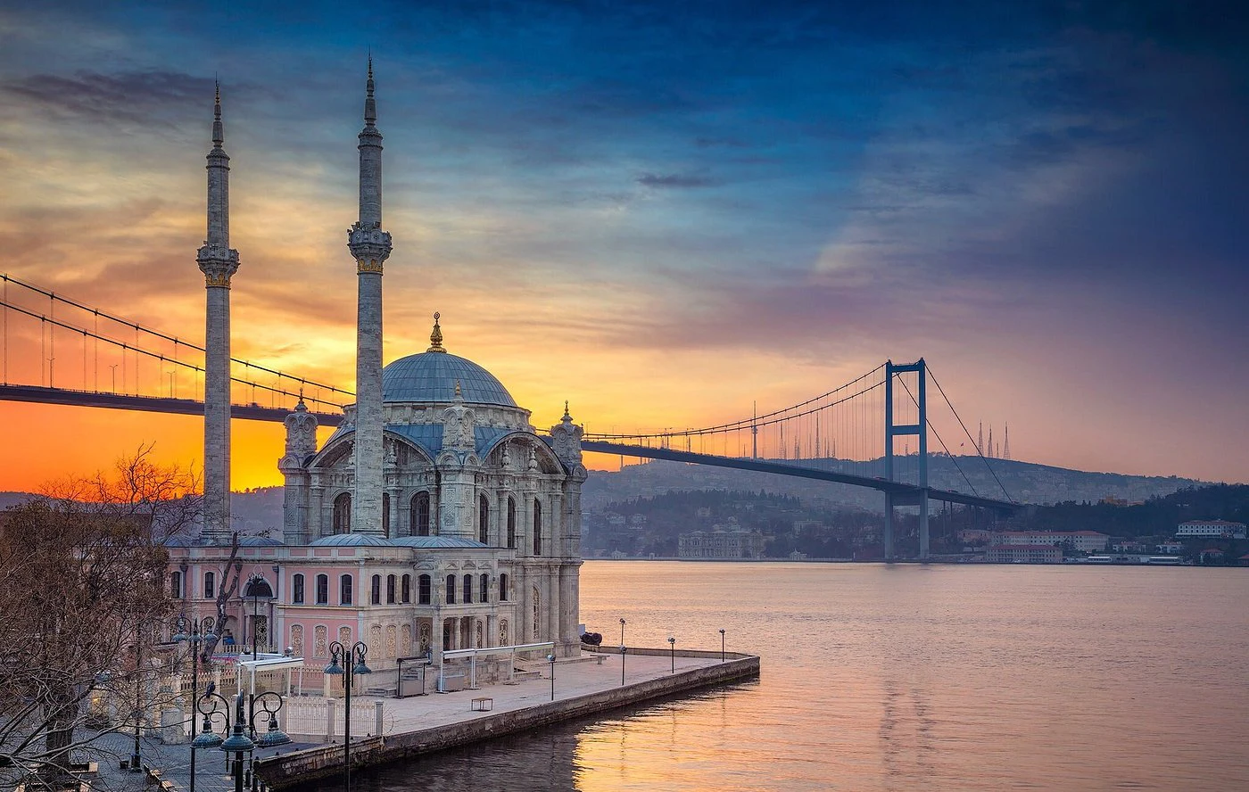 İstanbul turu: Bakıdan 5 gecə